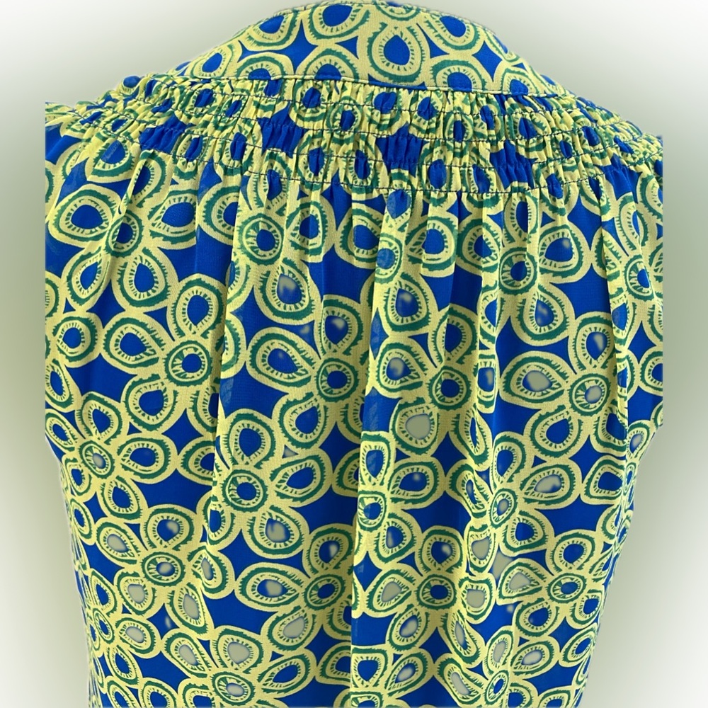 Tracy Negoshian Women’s Playful Daisy Retro Style Shift Dress - Picture 6 of 9